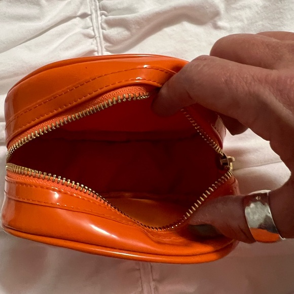 Tory Burch cosmetic cases - Picture 6 of 6